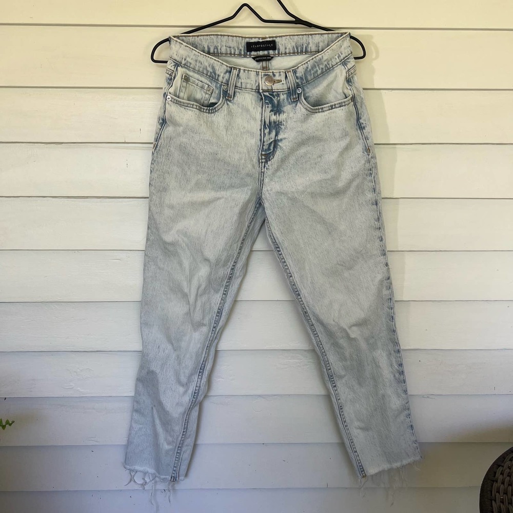 Aeropostale Stretch Mom Jean Size 8